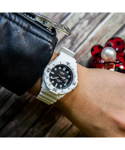 Часы Casio Collection LRW-200H-1E #4