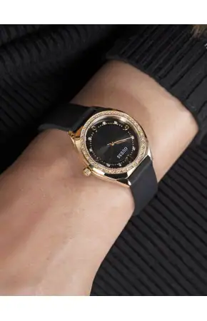 Guess GW0820L1