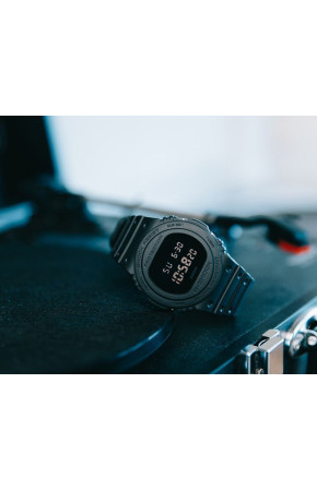 Casio G-Shock DW-5750E-1B