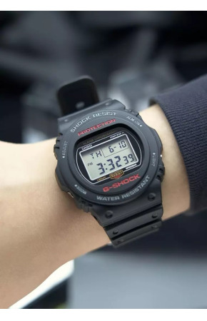 Casio G-Shock DW-5750UE-1